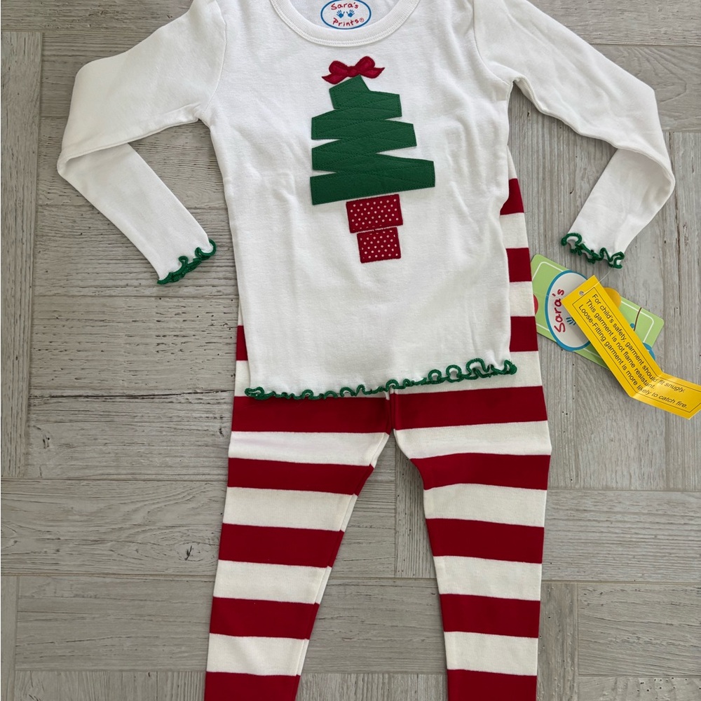 NWT Sara’s Prints Festive Christmas Tree Pajama Set